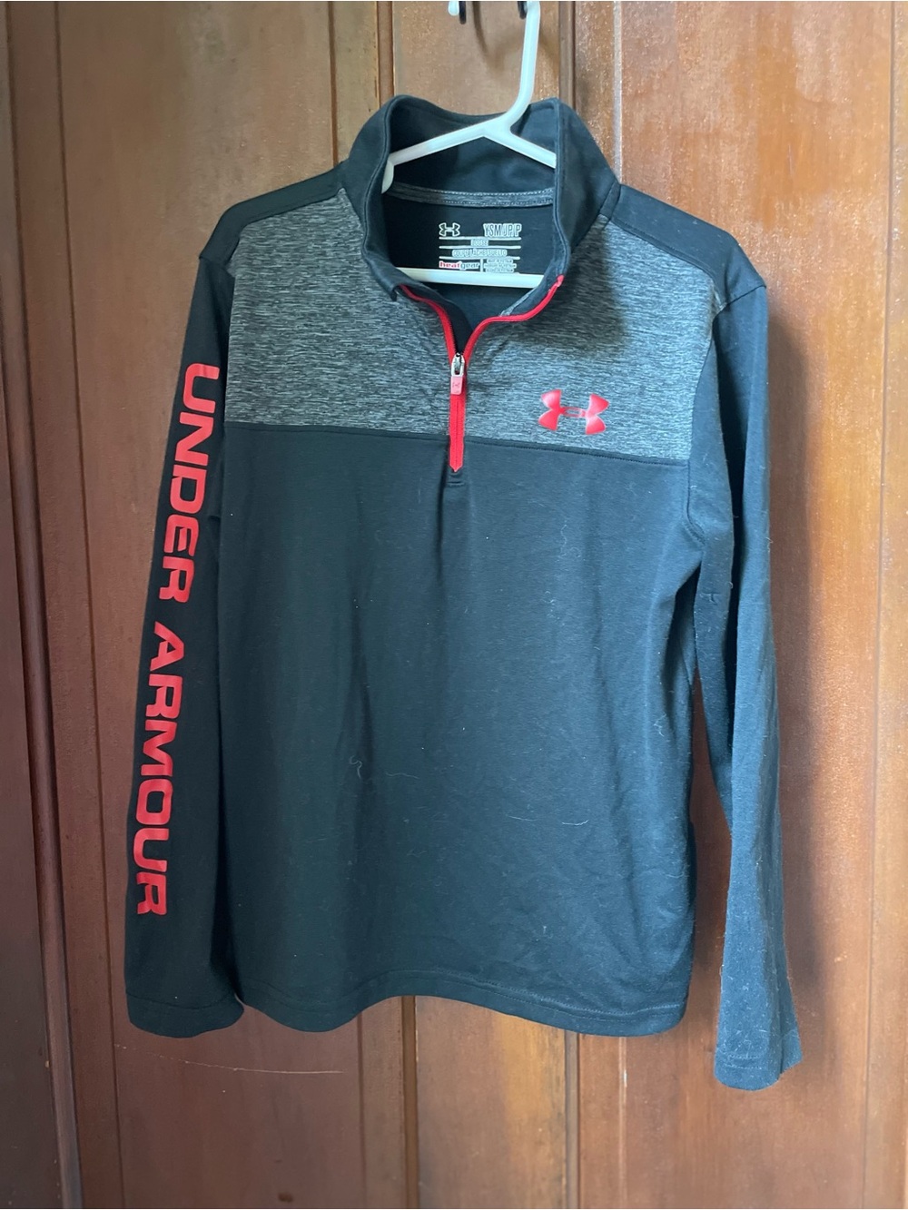 Under Armour boys youth small long sleeve loose athletic pullover shirt